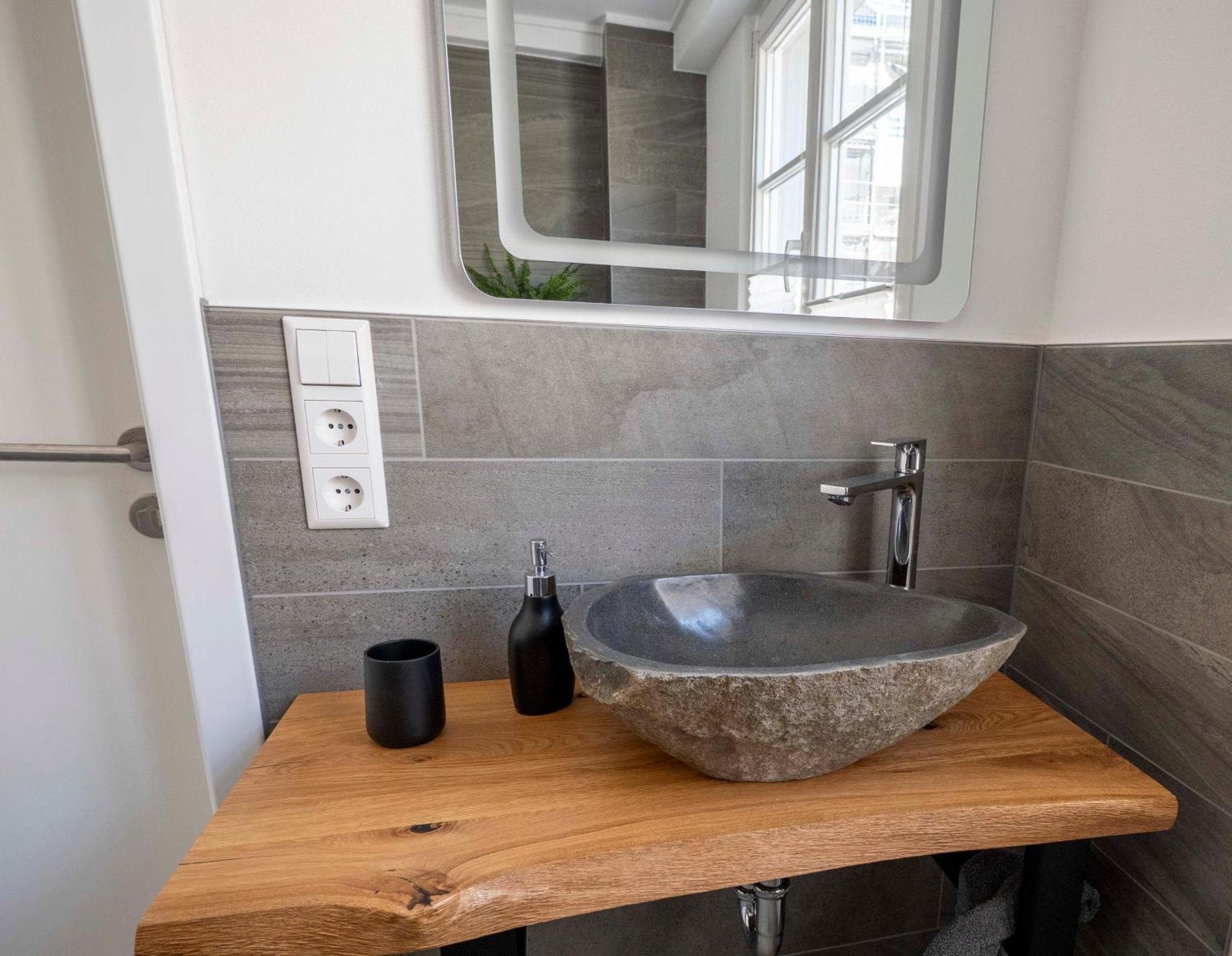 Ferienwohnung Seeromantik In 2 Minuten Am See 라돌프젤암보덴시 외부 사진