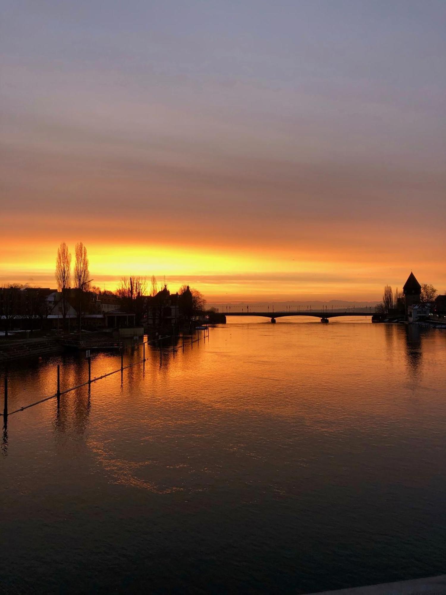 Ferienwohnung Seeromantik In 2 Minuten Am See 라돌프젤암보덴시 외부 사진